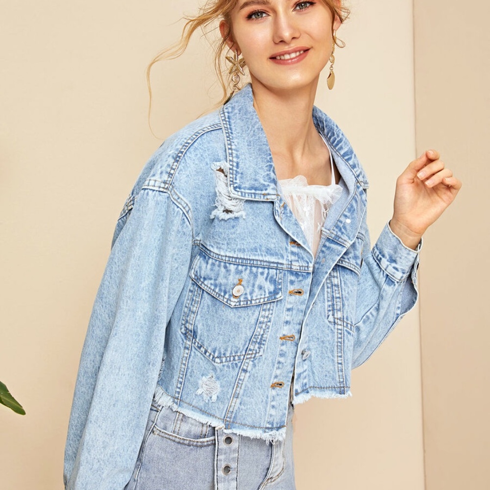 Distressed Button light wash denim jacket pocket - Picture 6 of 8